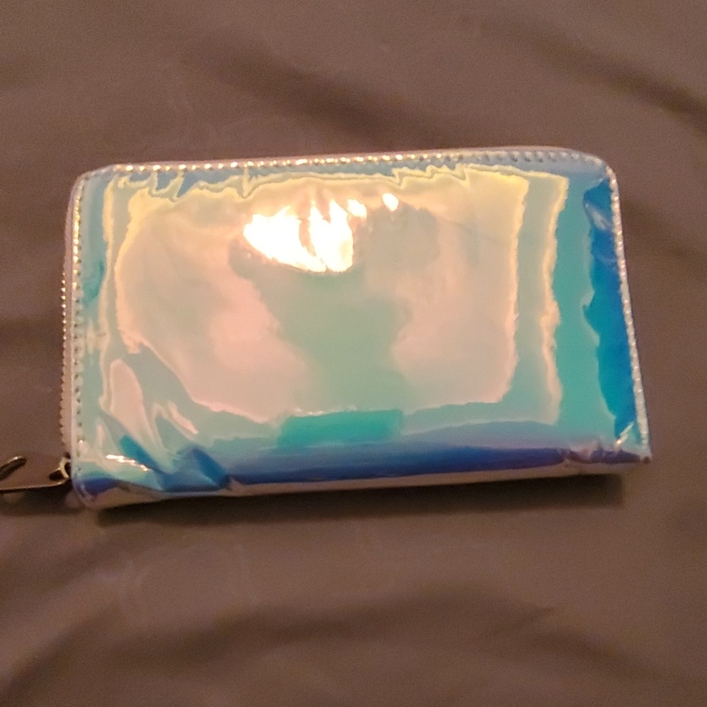 Holographic wallet